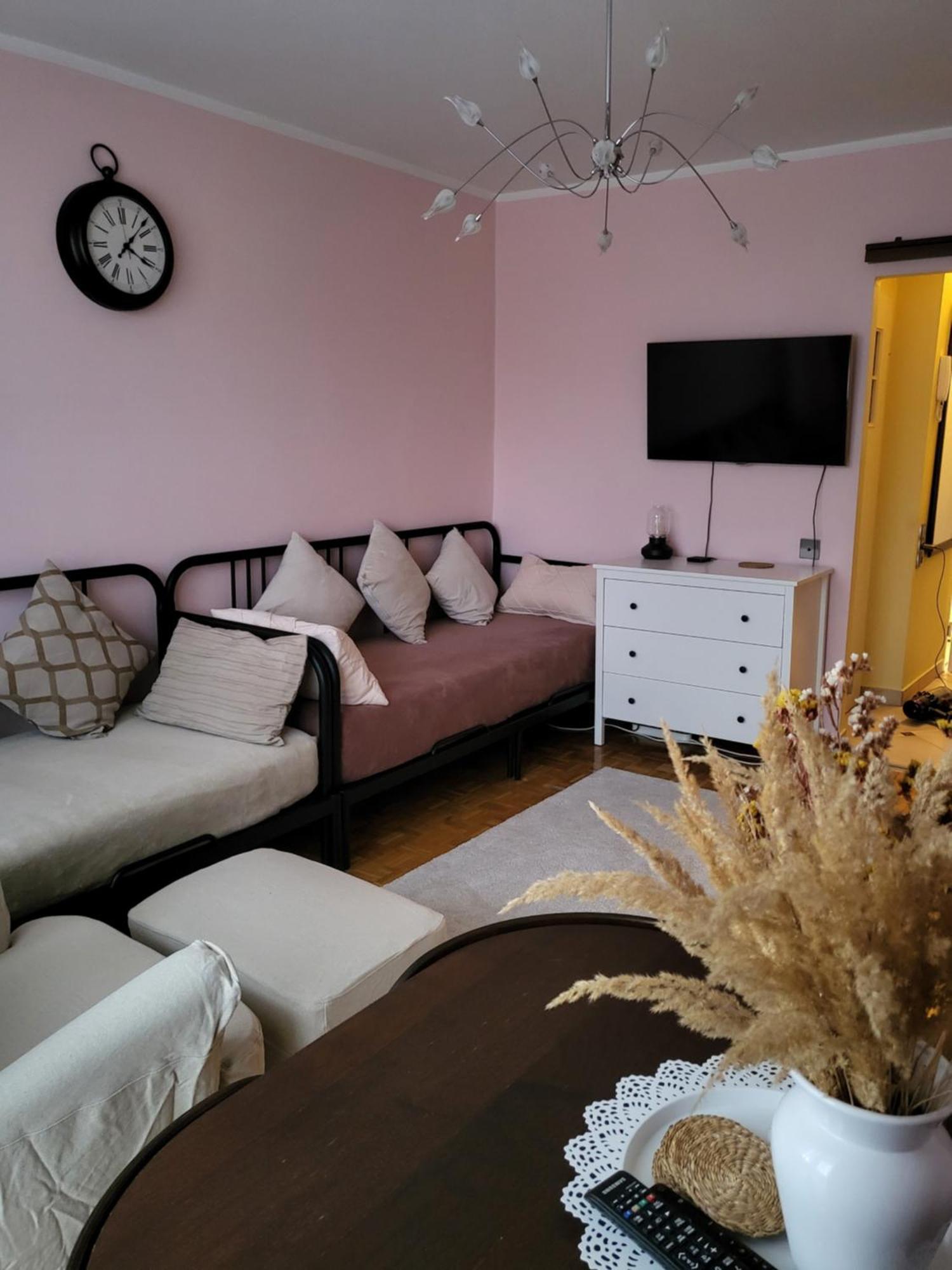 Przytulne Mieszkanie Wola Duchacka Apartment Krasków Exterior foto